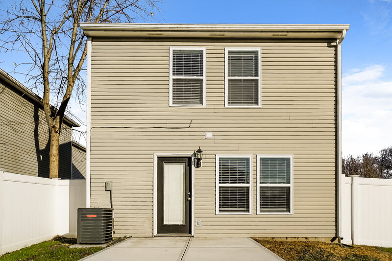 1,700/Mo, 10981 Walnut Grove Camby, IN 46113 Rear View