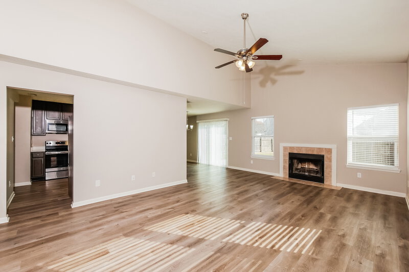 2,000/Mo, 5723 Congressional Pl Indianapolis, IN 46235 Living Room View