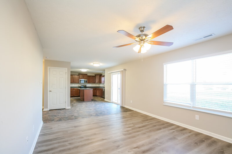 1,985/Mo, 2571 Apple Tree Ln Indianapolis, IN 46229 Living Room View 2