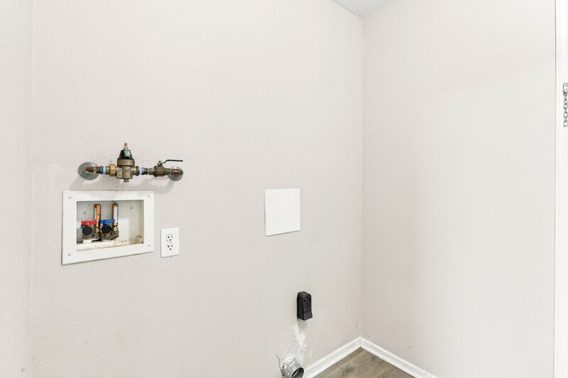 2,055/Mo, 9102 Cardinal Flower Ct Indianapolis, IN 46231 Laundry Room View