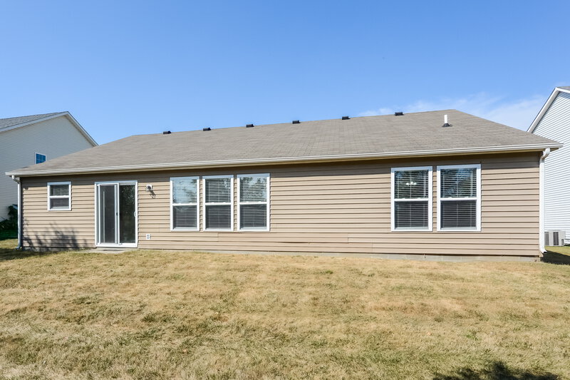 2,135/Mo, 10523 Ballard Dr Brownsburg, IN 46112 Rear View