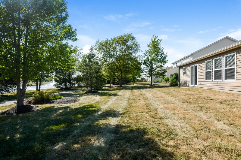 2,135/Mo, 10523 Ballard Dr Brownsburg, IN 46112 Rear View 2