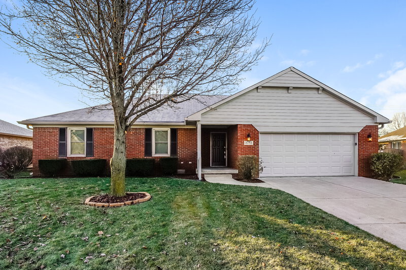 1,945/Mo, 5349 Tracey Jo Rd Greenwood, IN 46142 External View