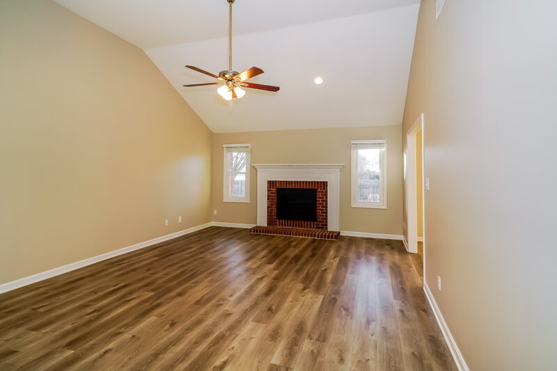 1,945/Mo, 5349 Tracey Jo Rd Greenwood, IN 46142 Living Room View