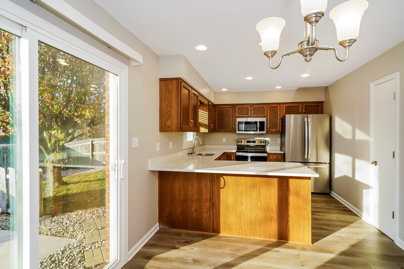 1,945/Mo, 5349 Tracey Jo Rd Greenwood, IN 46142 Kitchen View