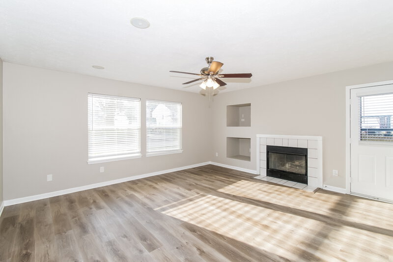 0/Mo, 9220 Allegro Dr Indianapolis, IN 46231 Living Room View