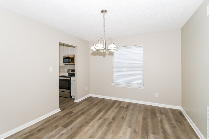 0/Mo, 9220 Allegro Dr Indianapolis, IN 46231 Dining Room View