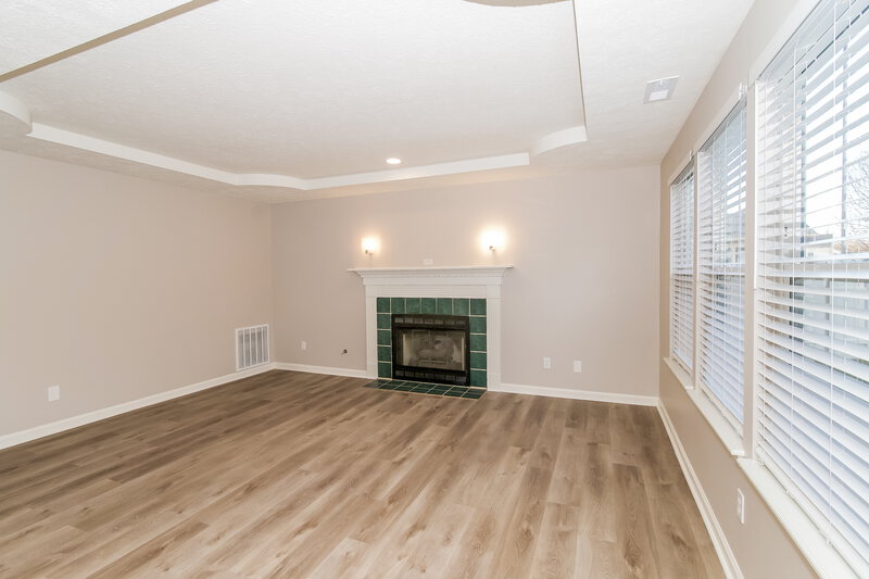 1,940/Mo, 5439 Great Woods Dr Indianapolis, IN 46224 Family Room View