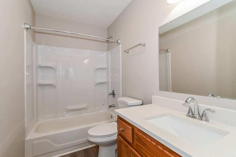 1,940/Mo, 5439 Great Woods Dr Indianapolis, IN 46224 Bathroom View