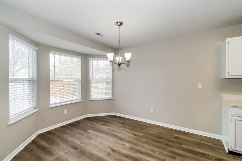 2,320/Mo, 7645 Blue Willow Dr Indianapolis, IN 46239 Dining Room View 2