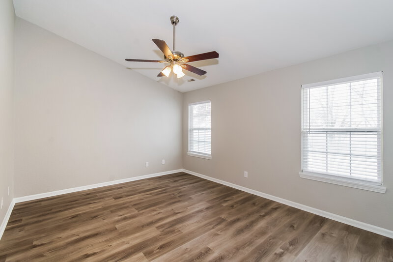 2,320/Mo, 7645 Blue Willow Dr Indianapolis, IN 46239 Main Bedroom View