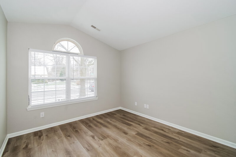 2,320/Mo, 7645 Blue Willow Dr Indianapolis, IN 46239 Bedroom View 2