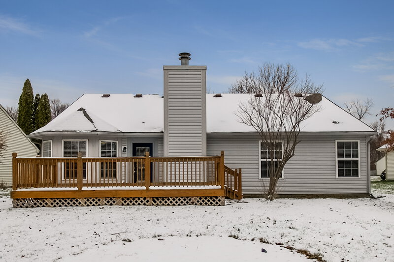 2,320/Mo, 7645 Blue Willow Dr Indianapolis, IN 46239 Rear View