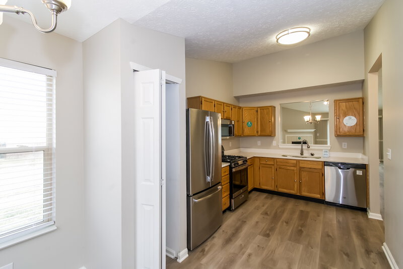 2,620/Mo, 6101 Patoka Lake Dr Indianapolis, IN 46254 Kitchen View