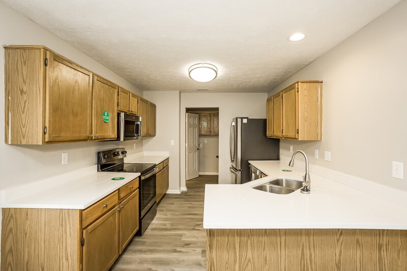 3,210/Mo, 4611 Falcon Run Way Indianapolis, IN 46254 Kitchen View