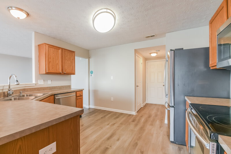 1,750/Mo, 5665 Cheval Dr Indianapolis, IN 46235 Kitchen View 2