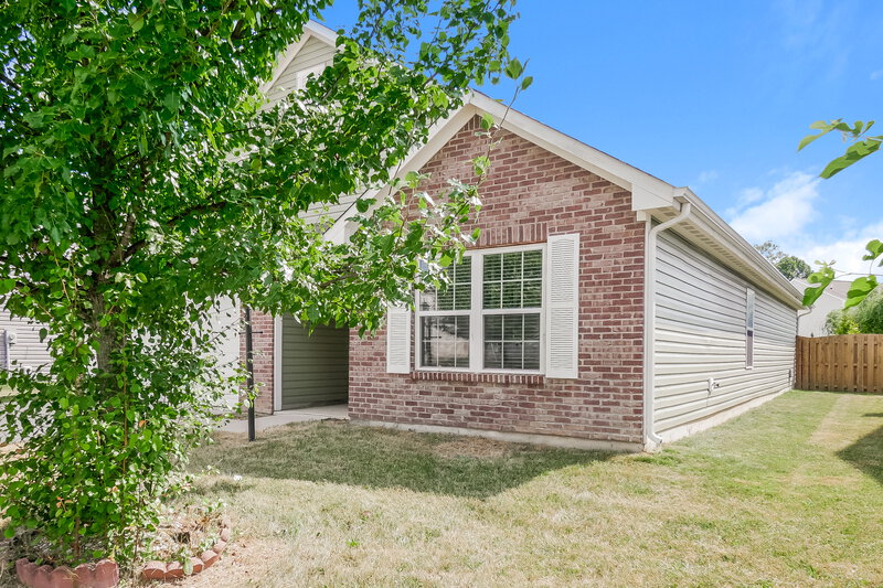 2,015/Mo, 2532 Copper Hill Dr Indianapolis, IN 46239 Front View