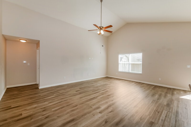 2,015/Mo, 2532 Copper Hill Dr Indianapolis, IN 46239 Living Room View