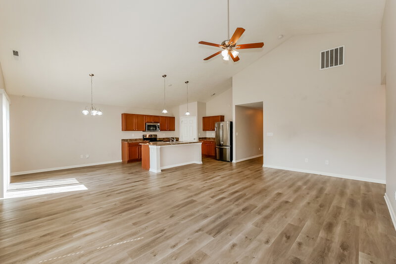 2,015/Mo, 2532 Copper Hill Dr Indianapolis, IN 46239 Living Room View 3