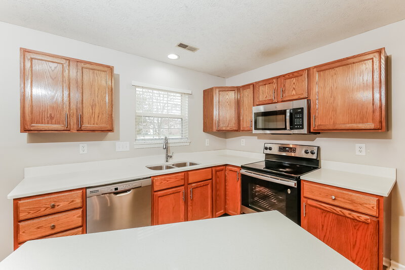 2,195/Mo, 314 Garden Grace Dr Indianapolis, IN 46239 Kitchen View