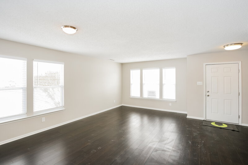 2,060/Mo, 10110 Pine Grove Way Indianapolis, IN 46234 Living Room View