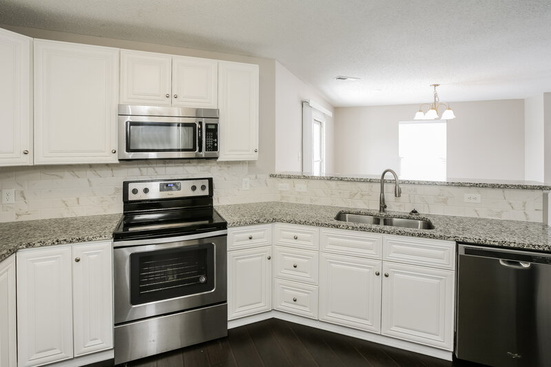 2,060/Mo, 10110 Pine Grove Way Indianapolis, IN 46234 Kitchen View