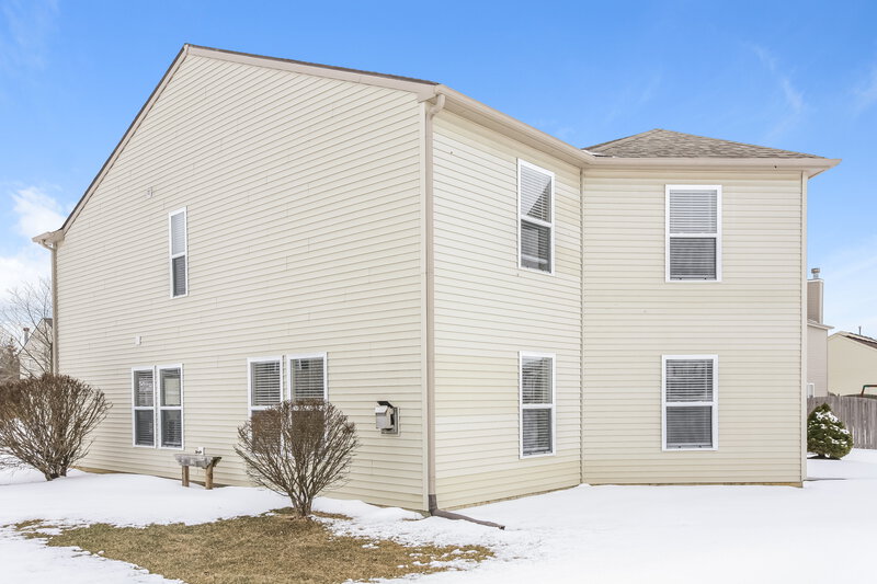 2,060/Mo, 10110 Pine Grove Way Indianapolis, IN 46234 Rear View