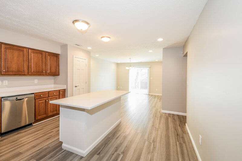 1,870/Mo, 11047 Hunters Blvd Indianapolis, IN 46235 Kitchen View