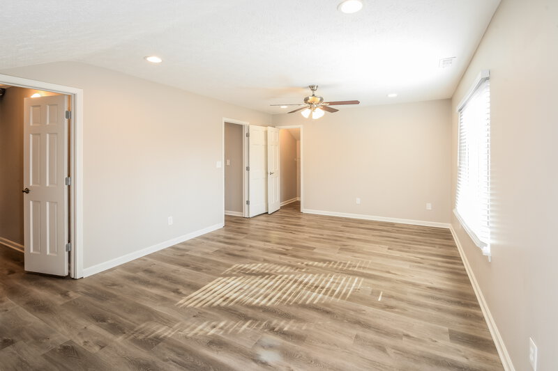 1,870/Mo, 11047 Hunters Blvd Indianapolis, IN 46235 Family Room View