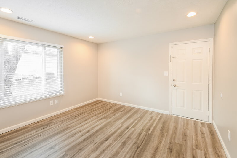 1,870/Mo, 11047 Hunters Blvd Indianapolis, IN 46235 Bedroom View 3