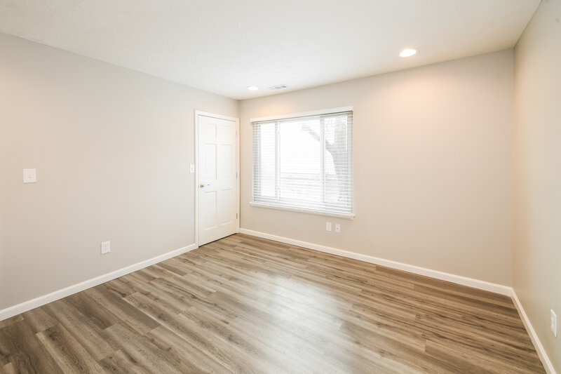 1,870/Mo, 11047 Hunters Blvd Indianapolis, IN 46235 Bedroom View 4