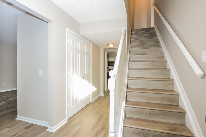 2,155/Mo, 2327 Fullerton Dr Indianapolis, IN 46214 Foyer View