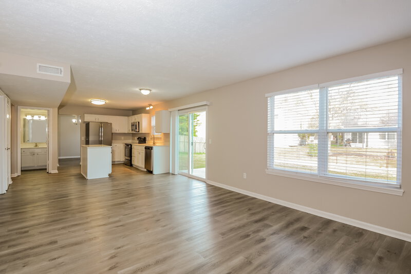 2,155/Mo, 2327 Fullerton Dr Indianapolis, IN 46214 Family Room View