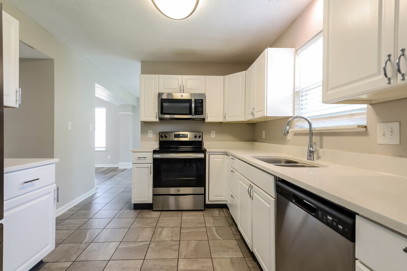 1,735/Mo, 6827 Devinney Ln Indianapolis, IN 46221 Misc View 6