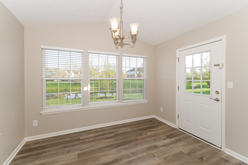 2,230/Mo, 5765 Arlington Dr Plainfield, IN 46168 Dining Room View 2