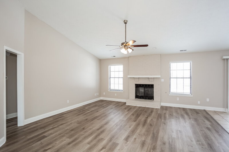 1,670/Mo, 821 Dream March Dr Greenfield, IN 46140 Living Room View