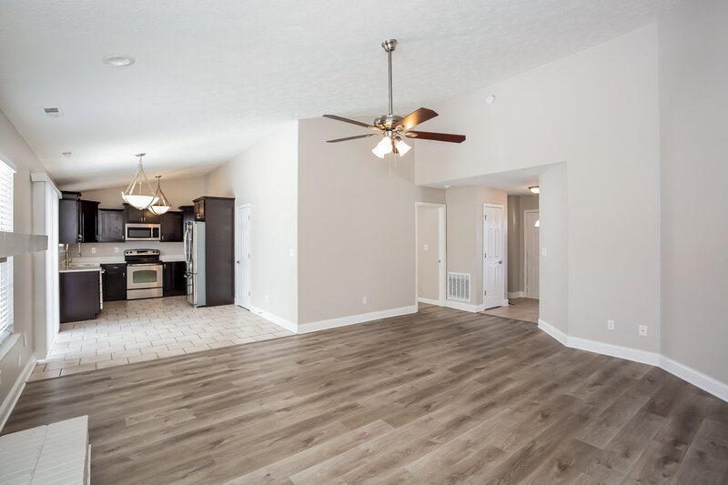 1,670/Mo, 821 Dream March Dr Greenfield, IN 46140 Living Room View 2