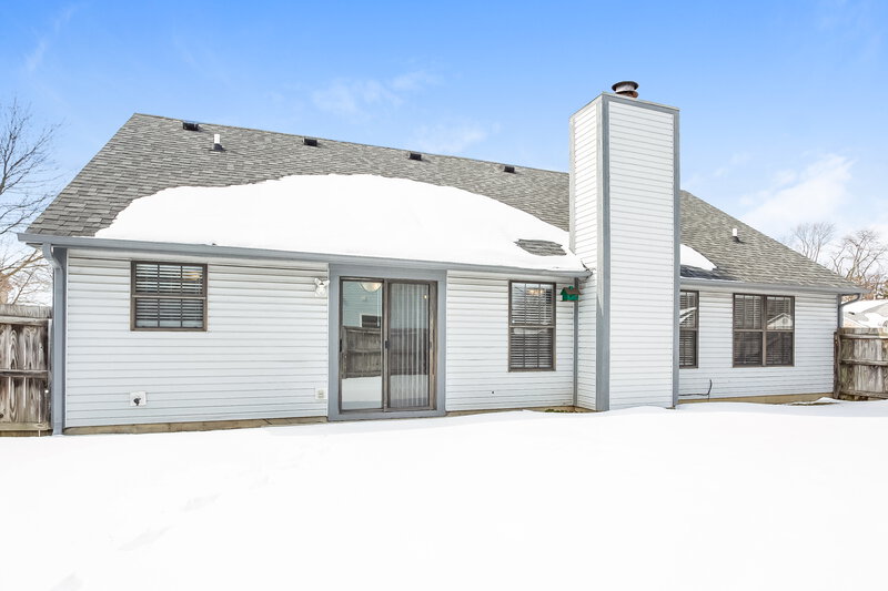 1,670/Mo, 821 Dream March Dr Greenfield, IN 46140 Rear View