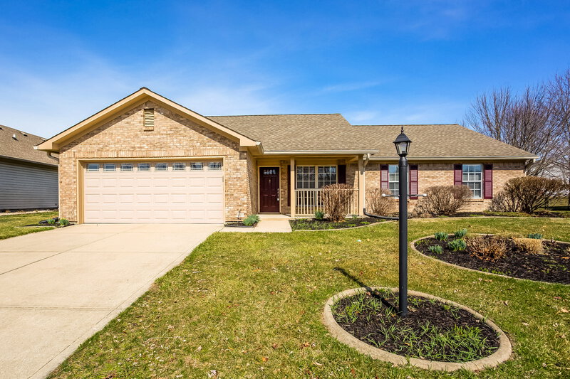 1,800/Mo, 7423 Nutmeg Ct Indianapolis, IN 46237 External View