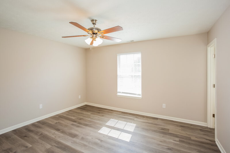 1,800/Mo, 7423 Nutmeg Ct Indianapolis, IN 46237 Main Bedroom View
