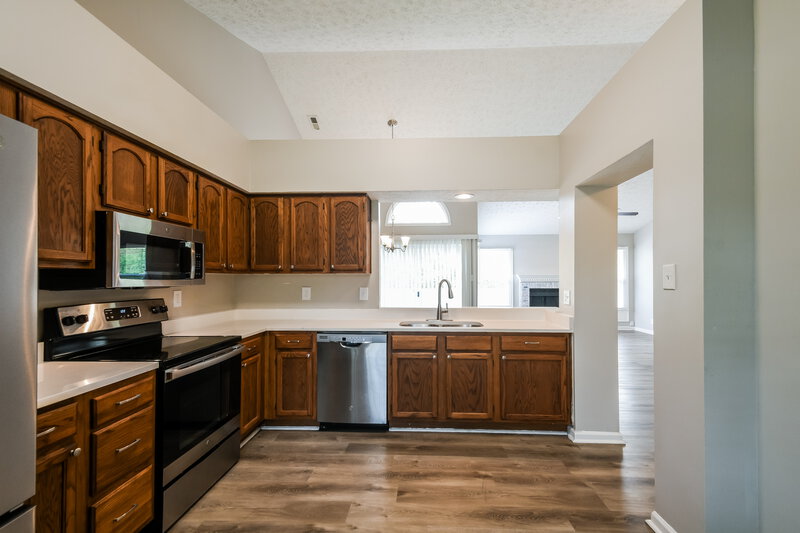 1,980/Mo, 5453 Vicksburg Dr Indianapolis, IN 46254 Misc View 7