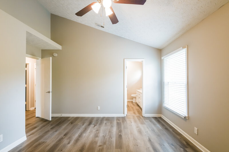 1,980/Mo, 5453 Vicksburg Dr Indianapolis, IN 46254 Main Bedroom View