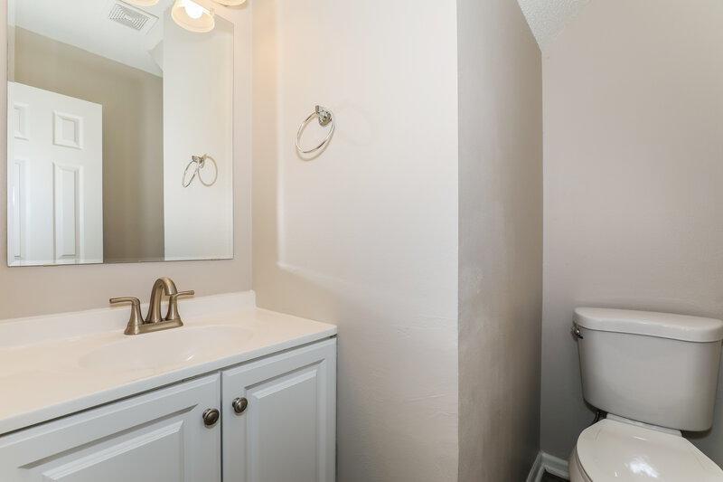 2,050/Mo, 2285 Shadowbrook Dr Plainfield, IN 46168 Bathroom View