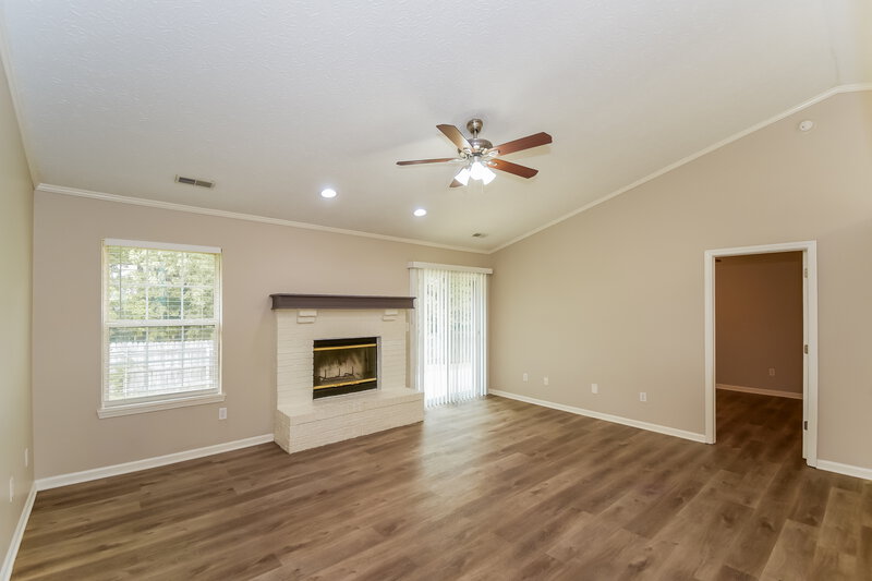 1,890/Mo, 5234 Gateway Ave Noblesville, IN 46062 Living Room View