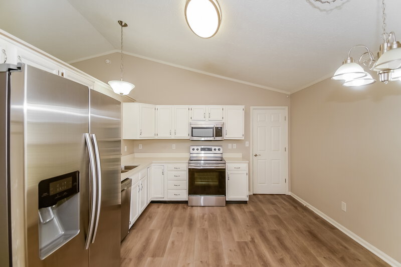 1,890/Mo, 5234 Gateway Ave Noblesville, IN 46062 Kitchen View 2