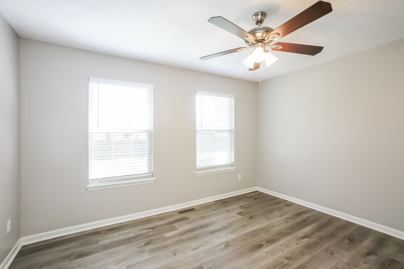 2,110/Mo, 6447 Coburn Ave Indianapolis, IN 46260 Main Bedroom View 2