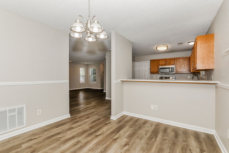 1,810/Mo, 629 Locust Grove Ln Greenwood, IN 46143 Dining Room View