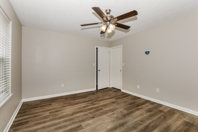 1,810/Mo, 629 Locust Grove Ln Greenwood, IN 46143 Main Bedroom View 2