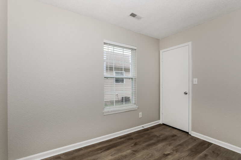 1,810/Mo, 629 Locust Grove Ln Greenwood, IN 46143 Bedroom View 2