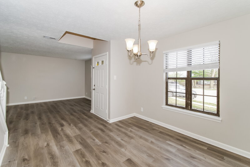 2,650/Mo, 6722 Foxfire Dr Indianapolis, IN 46214 Dining Room View 2